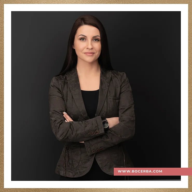 sesja-zdjeciowa-ciemne-tlo