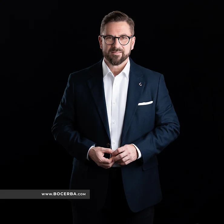 manager-strój-na-sesję-zdjęciową-biznesową