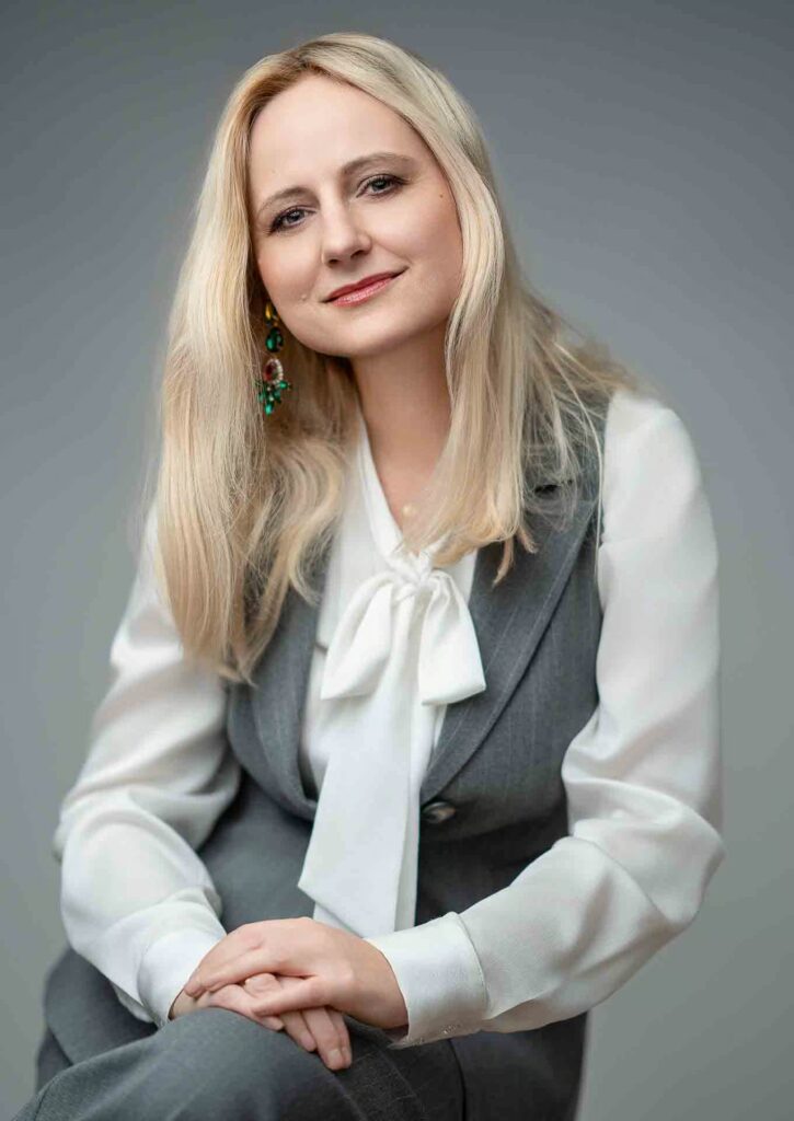 Zdjęcie kobiety w naturalnej pozie – BoCerba Photography - Bożena Cerba, Kraków