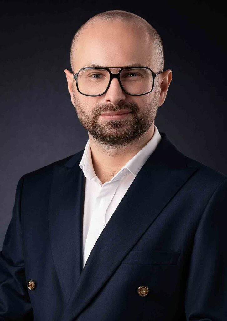 Zdjęcie mężczyzny w garniturze na LinkedIn – BoCerba Photography - Bożena Cerba, Kraków